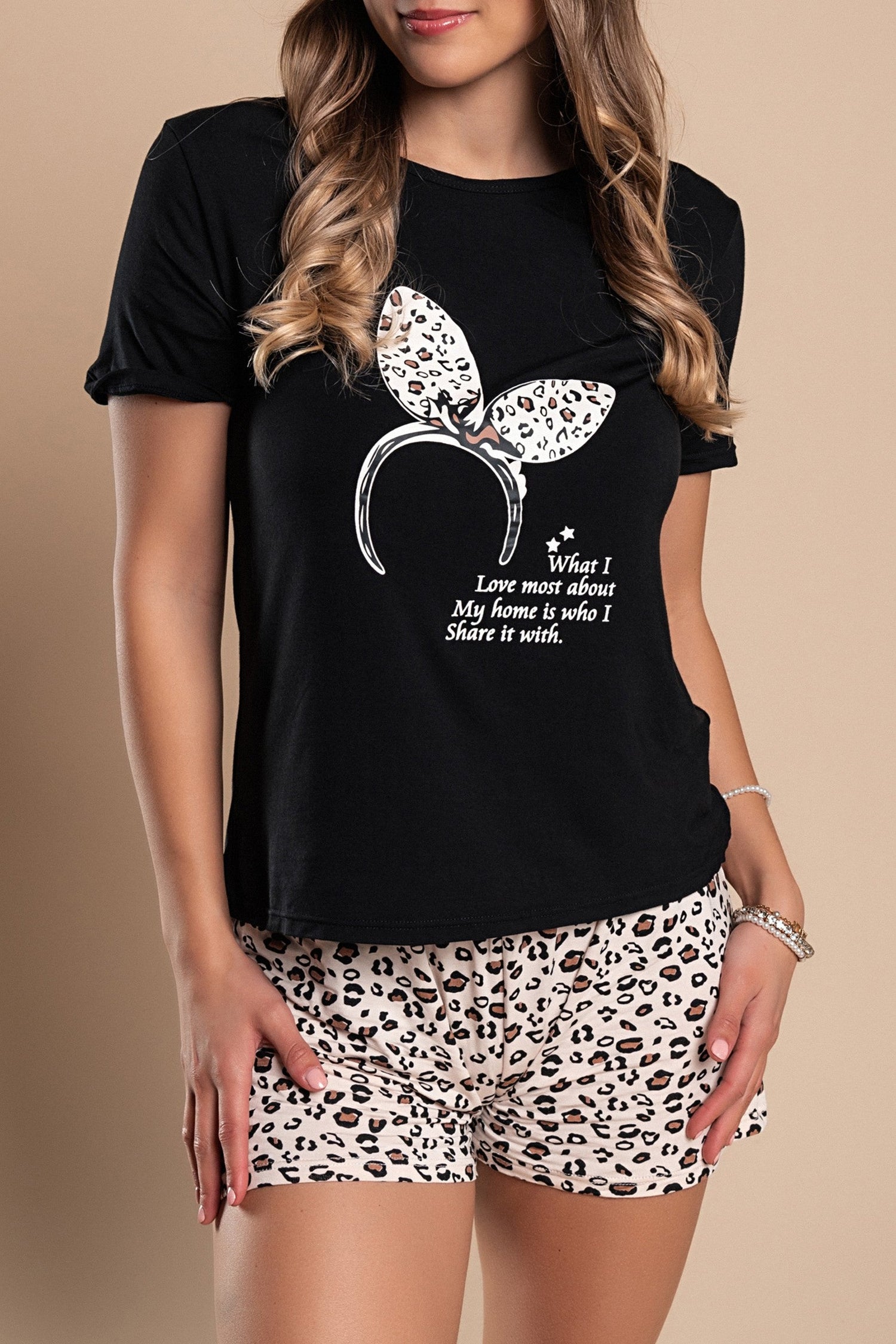 Short pajamas with print, black