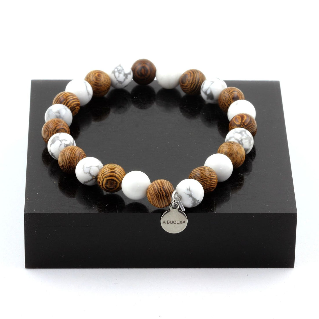 Howlite + Wood Bracelet 8 mm Beads.