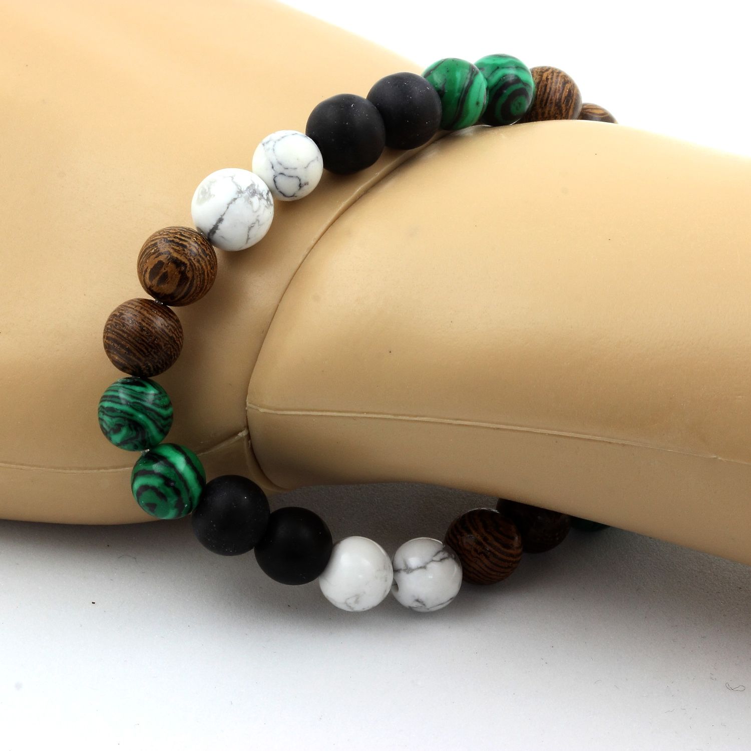 Howlite + Malachite + Matte Black Onyx + Wood Bracelet 8 mm Beads.