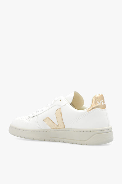 3979762 VEJA fashion trendy sports lifestyle women&